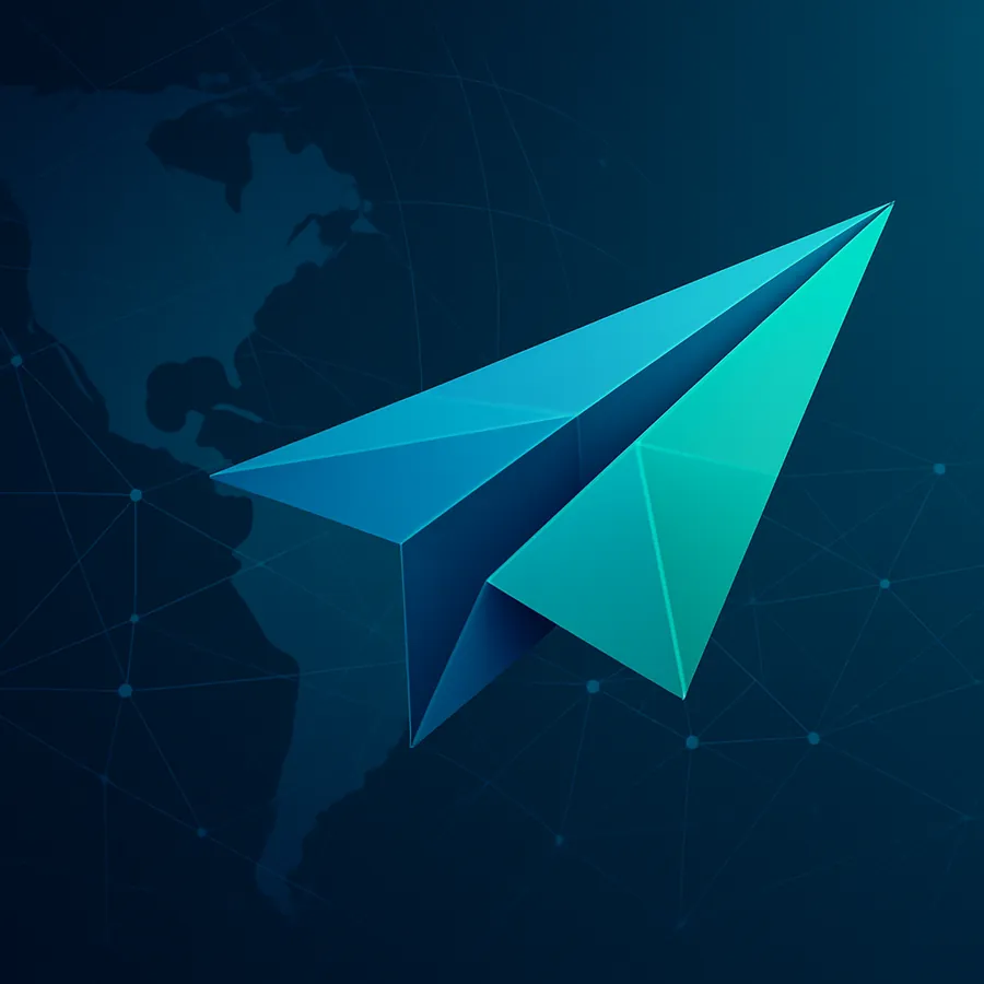 Avión de origami sobre el mapa de Latinoamérica